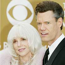 randy_travis_wife_gi.jpg